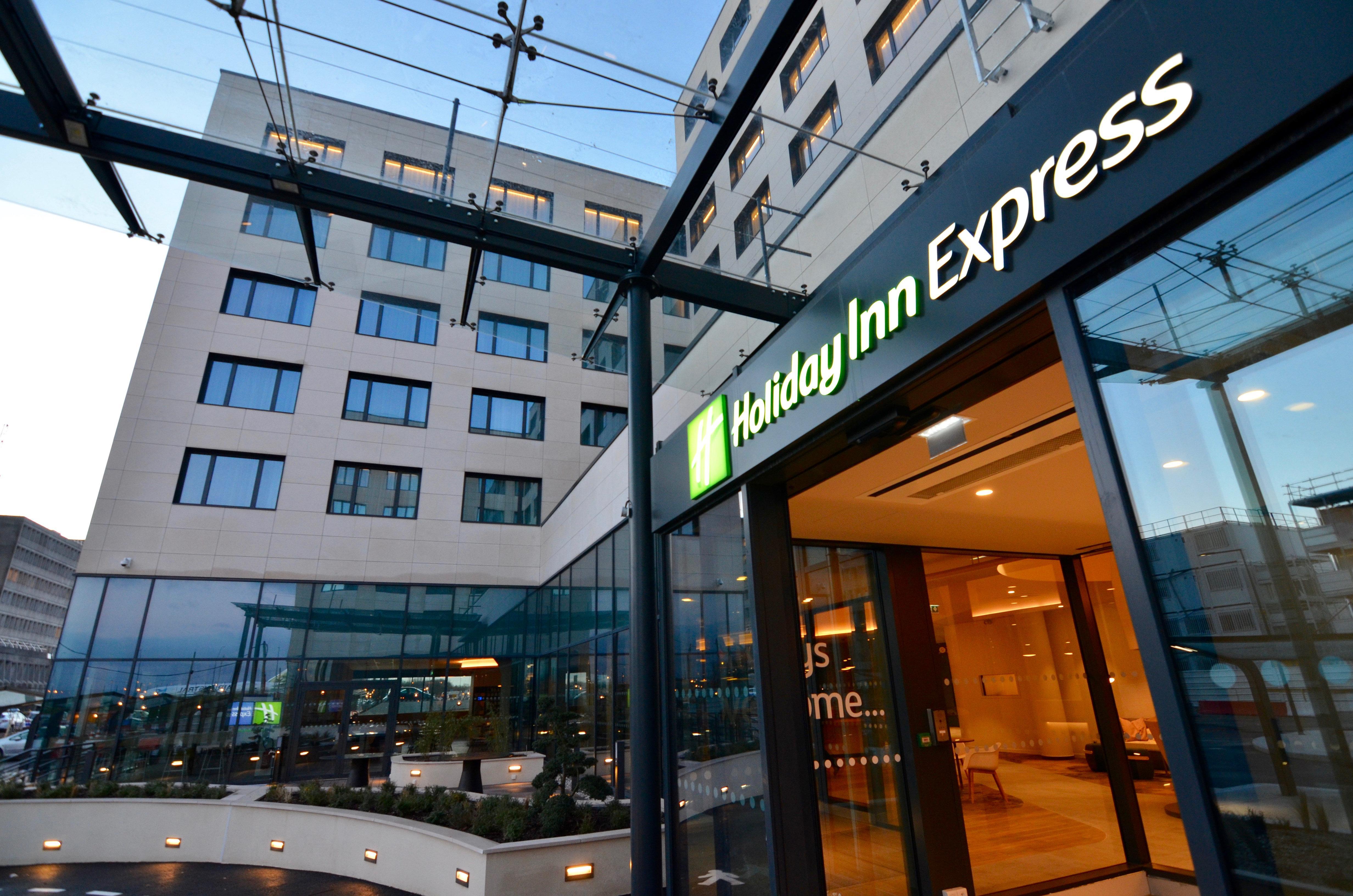 Holiday Inn Express - Paris - Cdg Airport, An Ihg Hotel Roissy-en-France Eksteriør billede